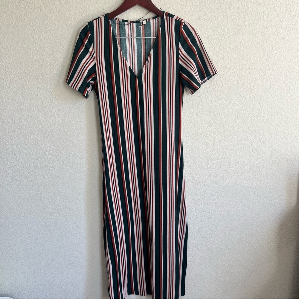 Short Sleeve V Neck Dress